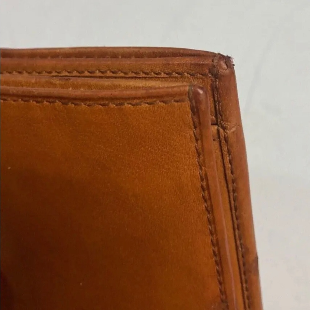 VINTAGE GUCCI LOGO EMBOSSED SOFT LEATHER WALLET - Picture 16 of 16